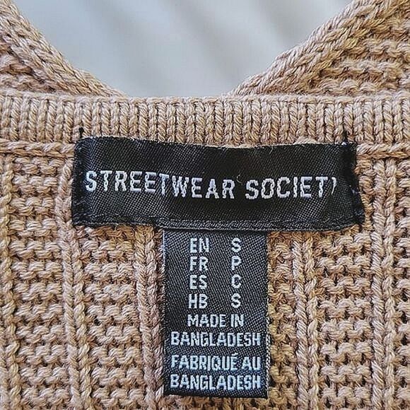 Streetwear Society beige crochet v-neck crop tank size S - Picture 6 of 11